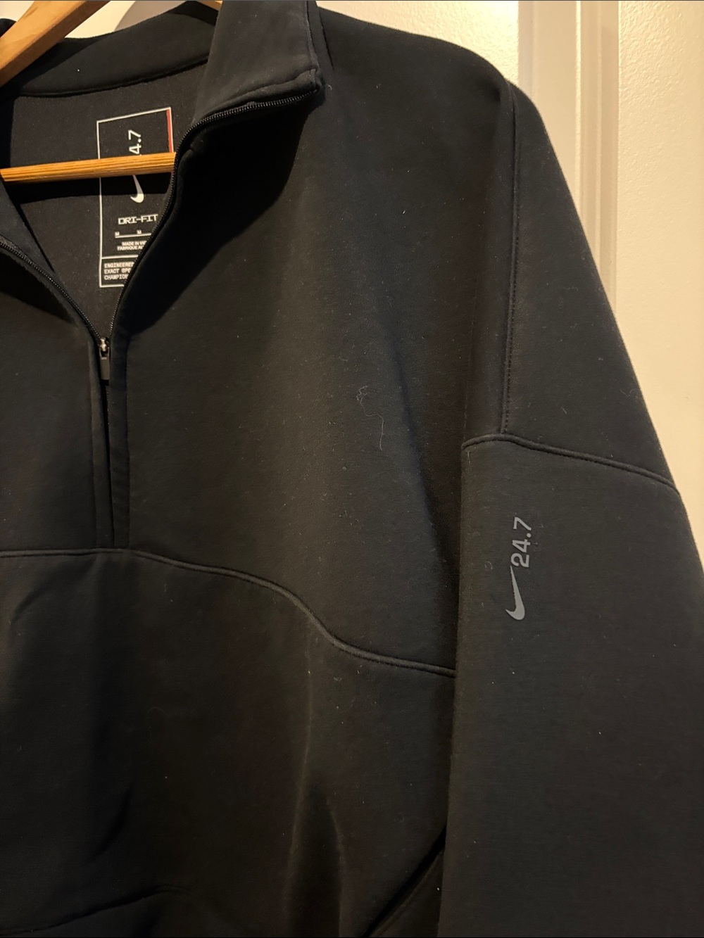 Nike 24.7 ImpossiblySoft
Women's Dri-FIT Oversized 1/2-Zip Top - Picture 7 of 9